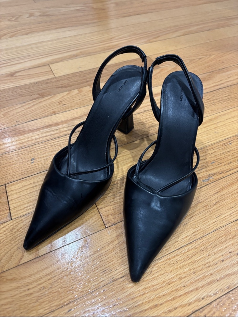 OAK + FORT Black Pointed Slingback Pumps